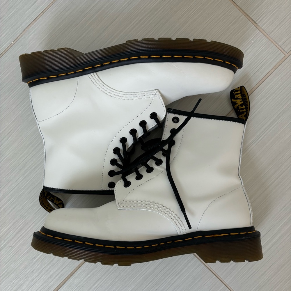 DOC MARTENS White 1460 Boot Womens size 8